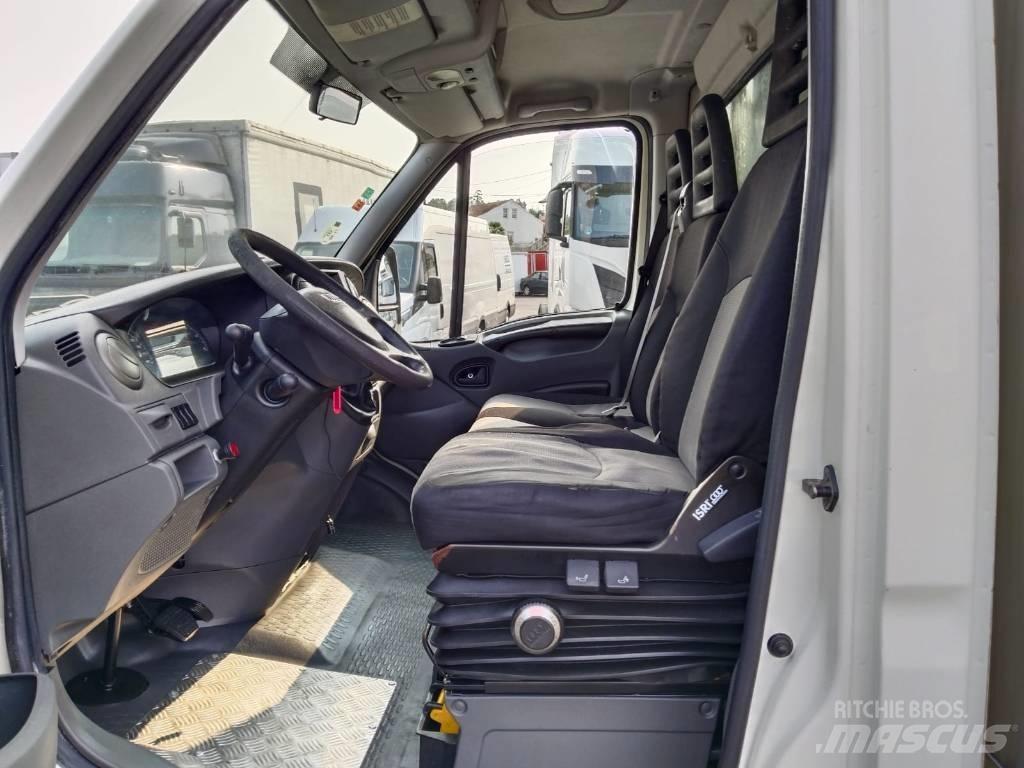 Iveco Daily 35 C13 冷藏面包车