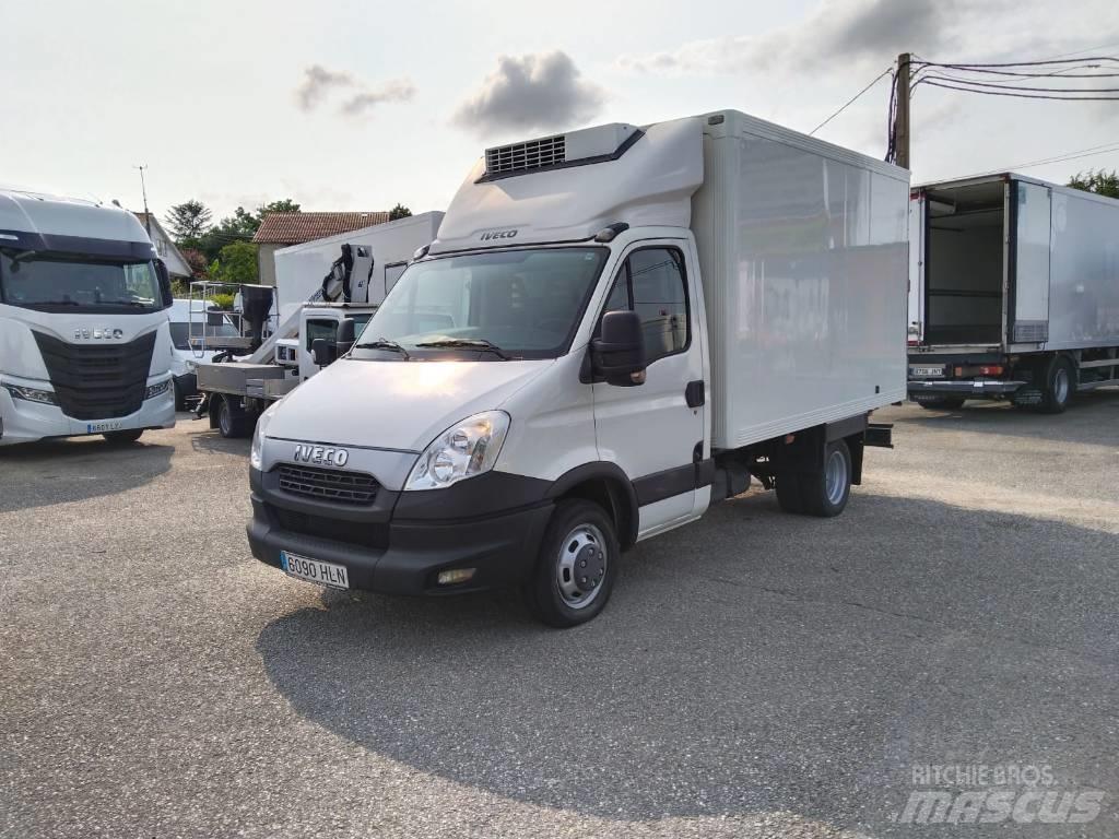 Iveco Daily 35 C13 冷藏面包车