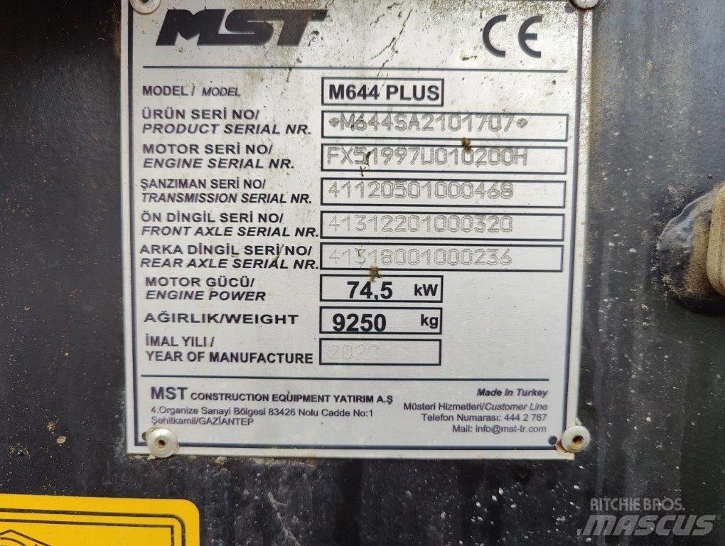 MST M644PLUS 反铲装载机