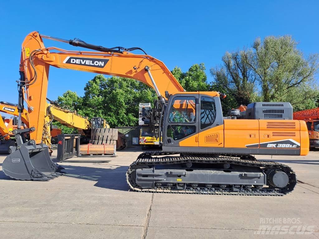 Develon DX300LC-7M 履带挖掘机