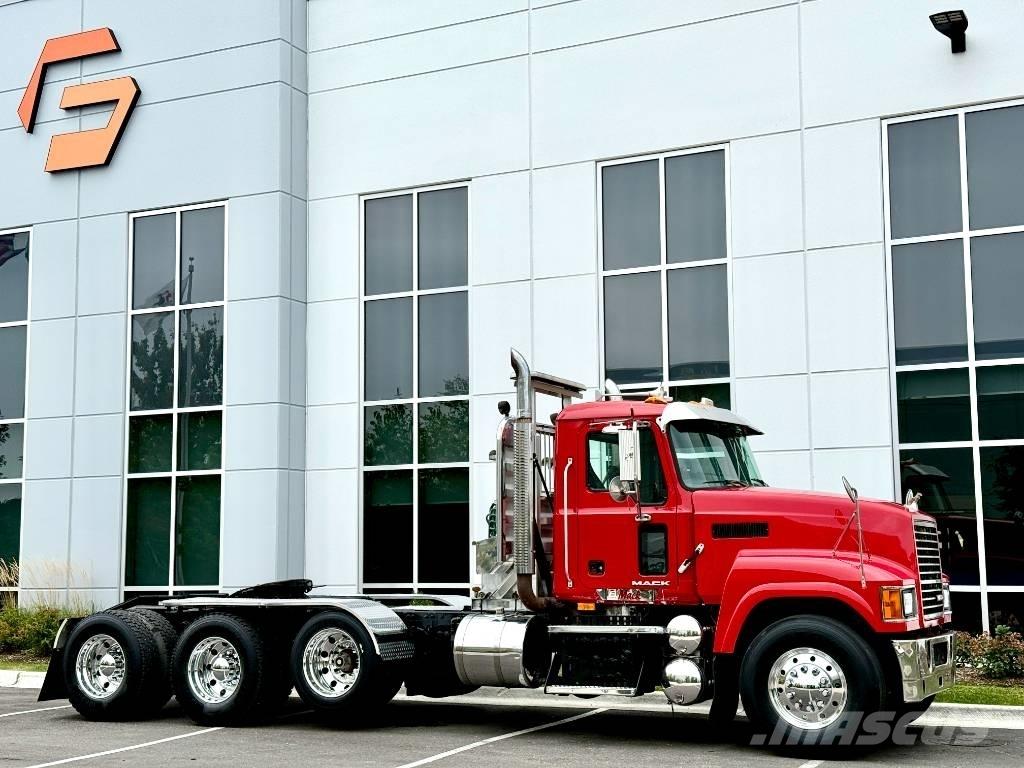 Mack CHU 613 牵引车