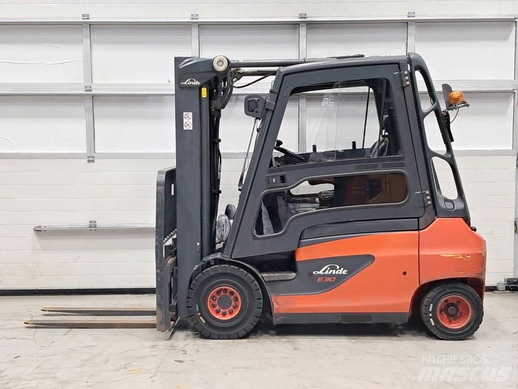 Linde E30-01 电动叉车