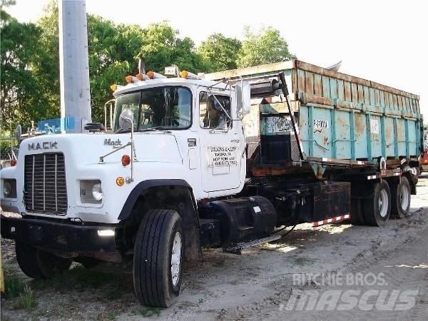 Mack RD 686 S 垃圾车
