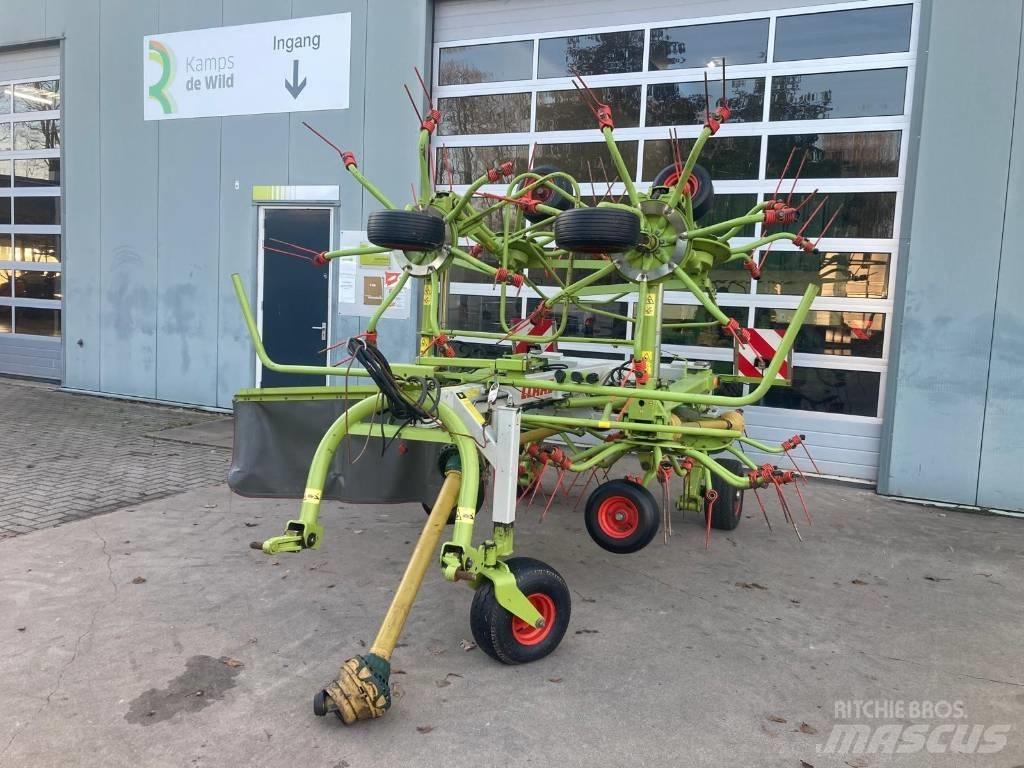 CLAAS Volto 1050 T 犁耙和摊草机