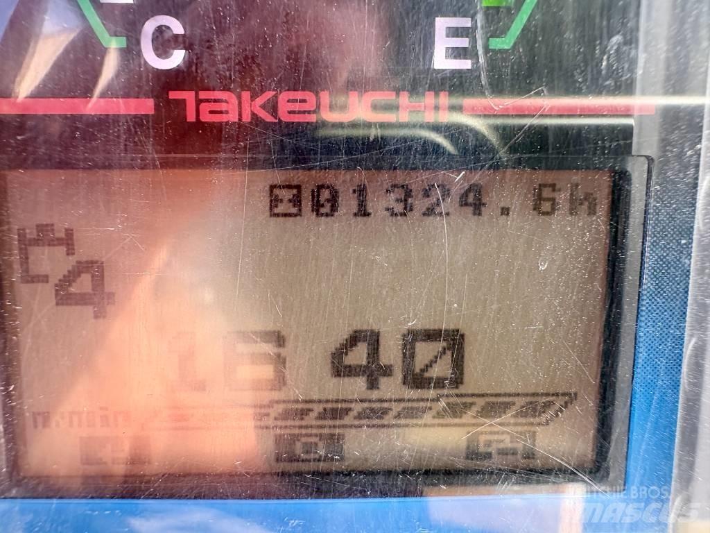 Takeuchi TB 225 小型挖掘机
