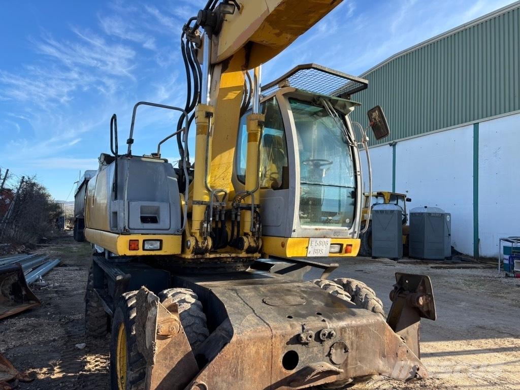 New Holland MH 6.6 轮式挖掘机