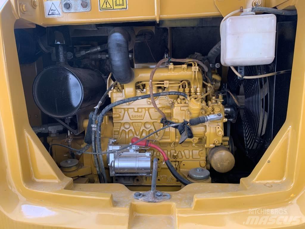 CAT 305.5E2 履带挖掘机