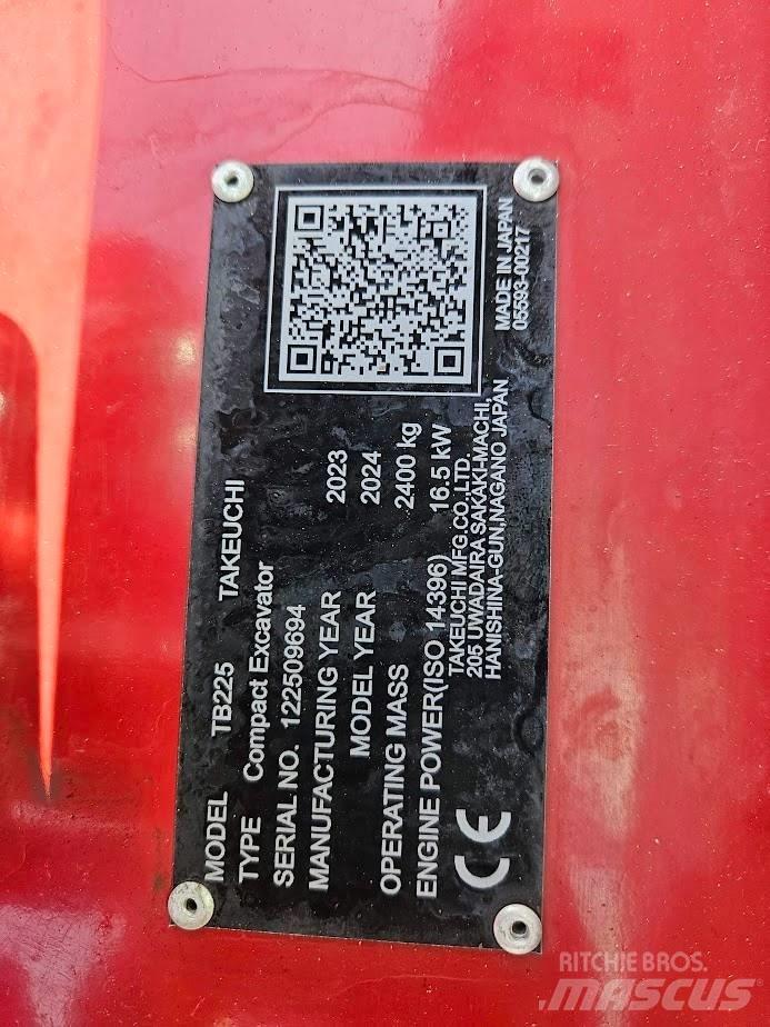 Takeuchi TB225 V0 小型挖掘机