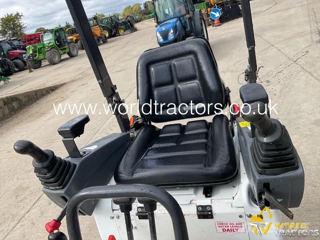 Bobcat E 10 小型挖掘机