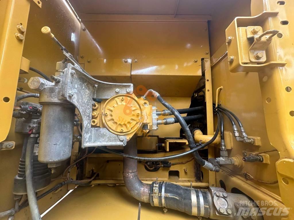 CAT 330 履带挖掘机