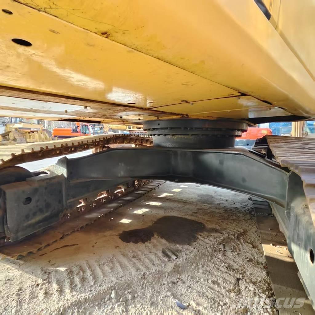 Komatsu PC 200-7 履带挖掘机