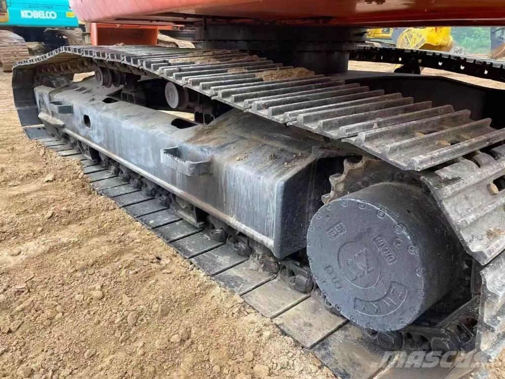 Doosan 220-7 履带挖掘机