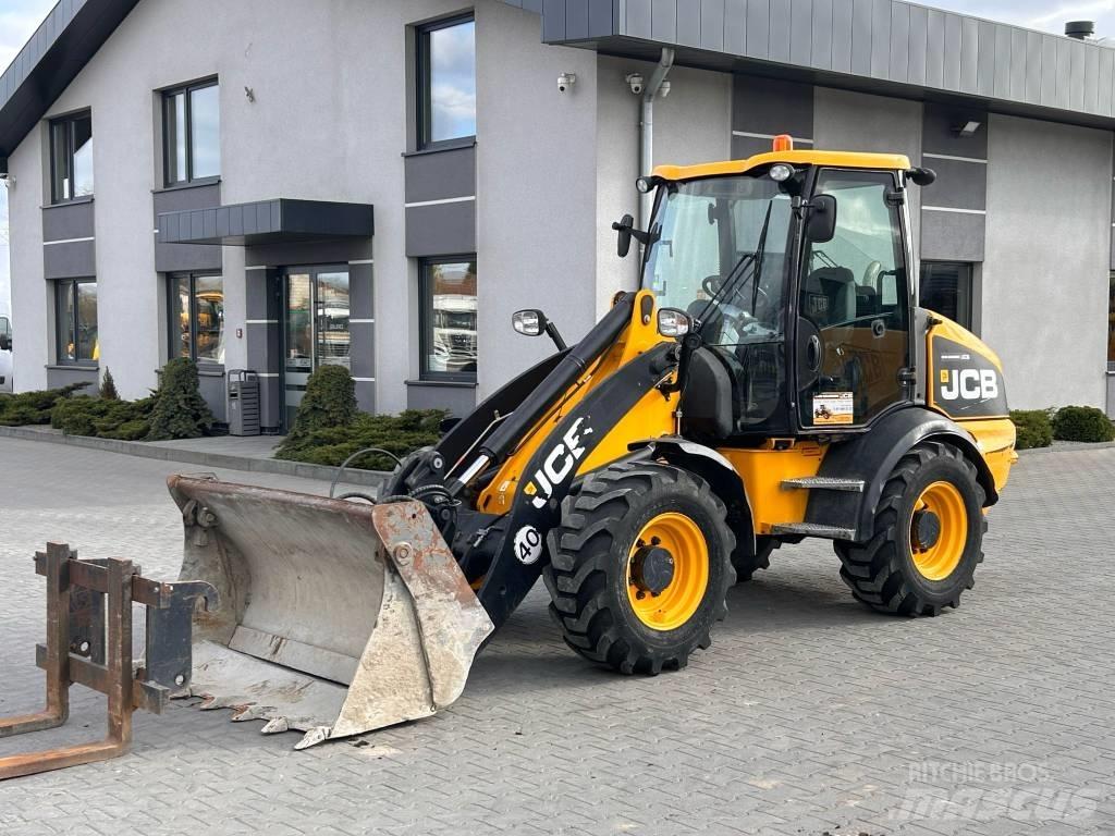 JCB 409 AGRI 轮式装载机