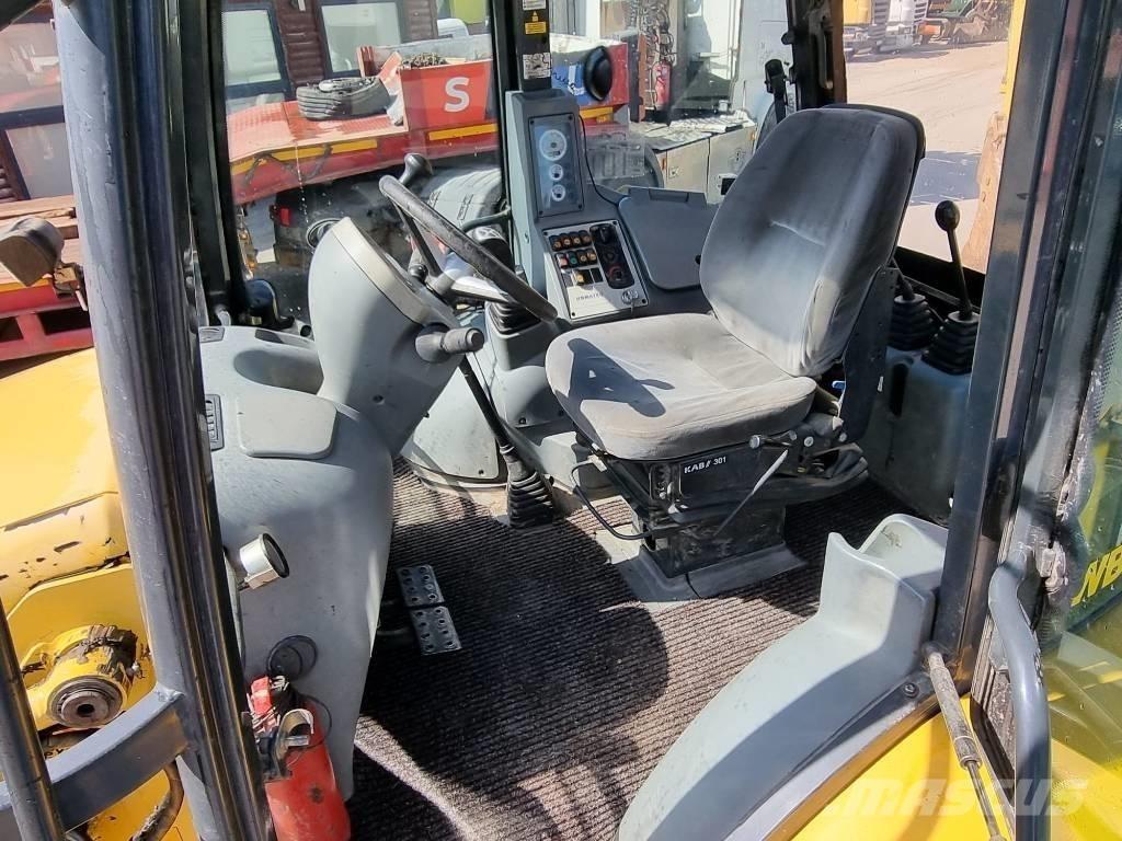 Komatsu WB 93 S-5EO 反铲装载机