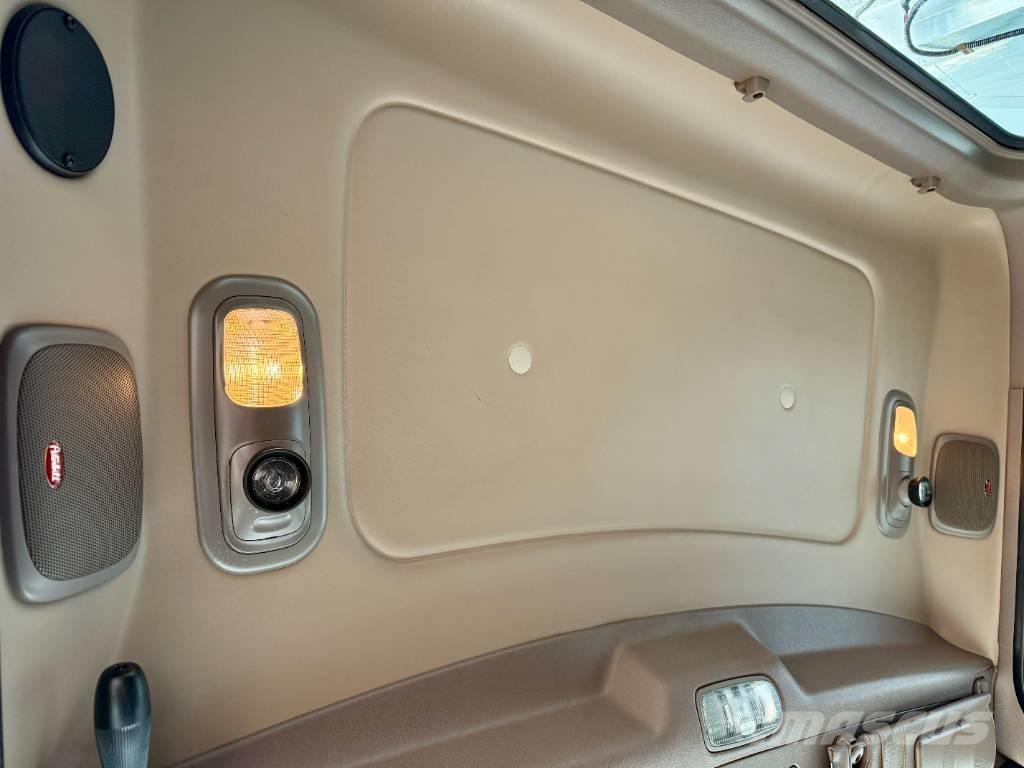 Peterbilt 389 牵引车