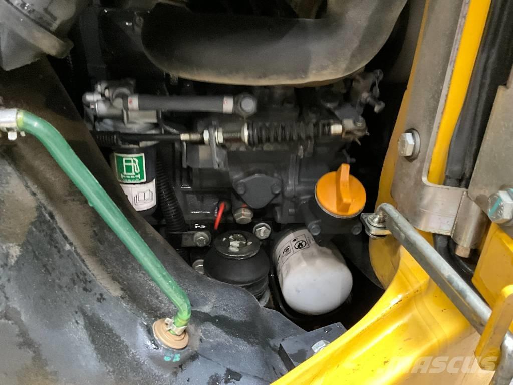 Komatsu PC 14 R-3HS 小型挖掘机