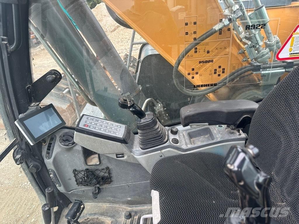 Liebherr R 922 履带挖掘机