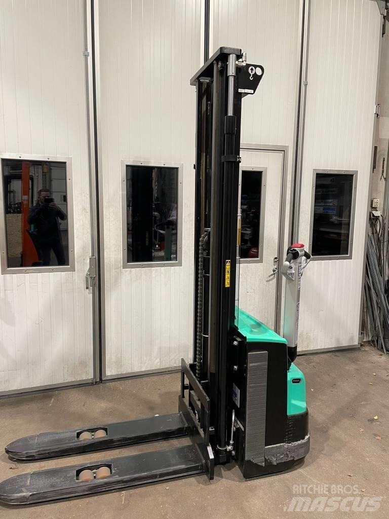 Mitsubishi SBP12N3 手推堆垛车