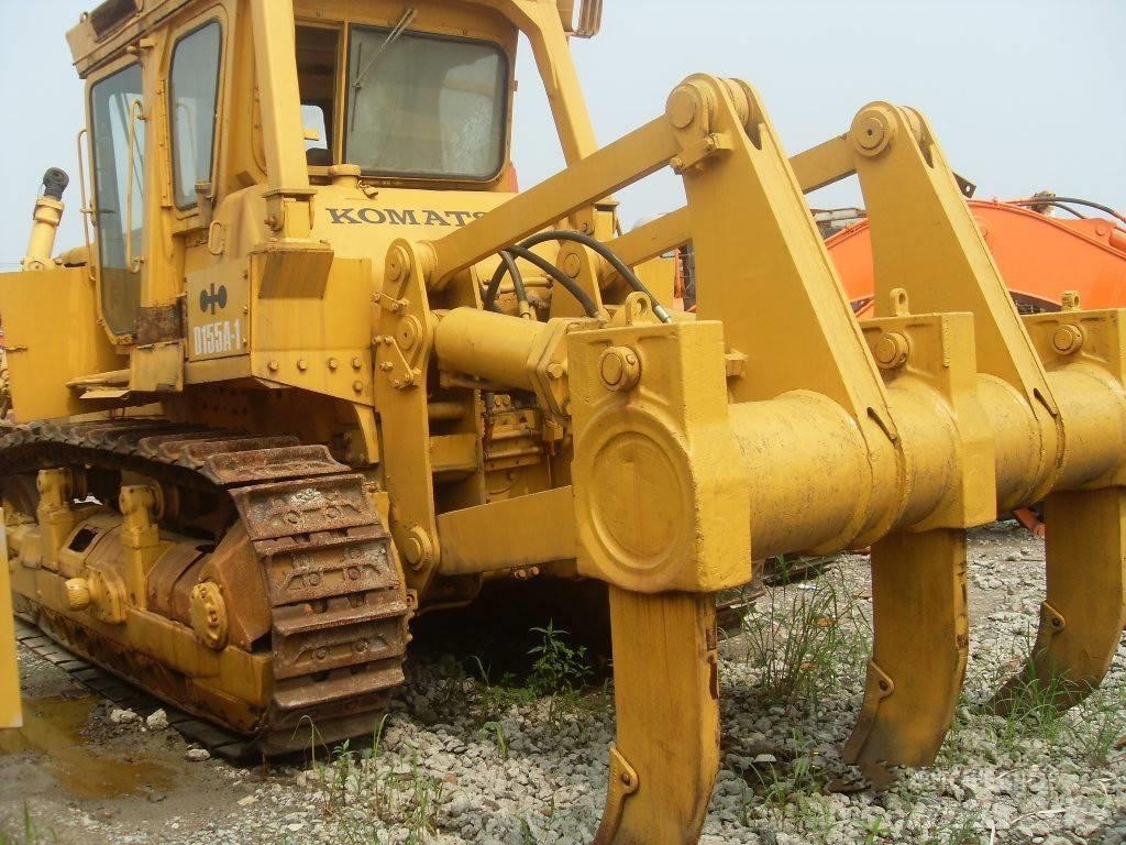 Komatsu d155a-1 履带式推土机