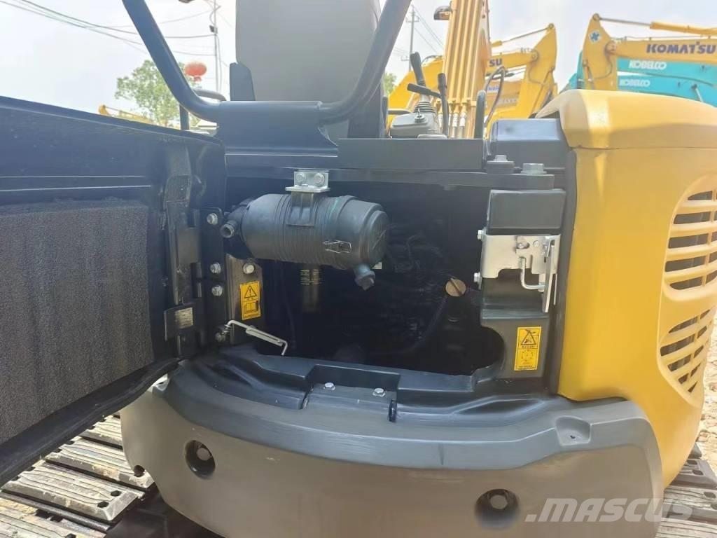 Komatsu PC35 小型挖掘机