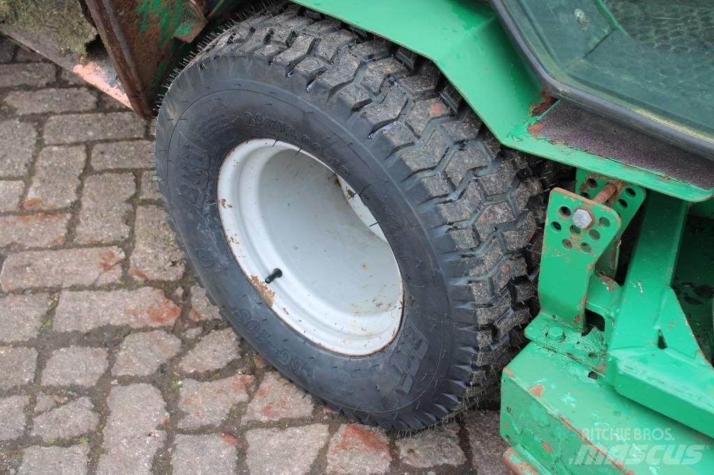 Ransomes Terrax 骑乘式割草机