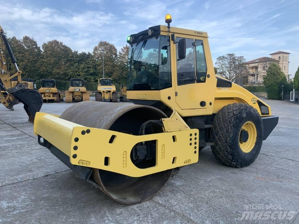 Bomag BW 213 D H-4 单轮压路机