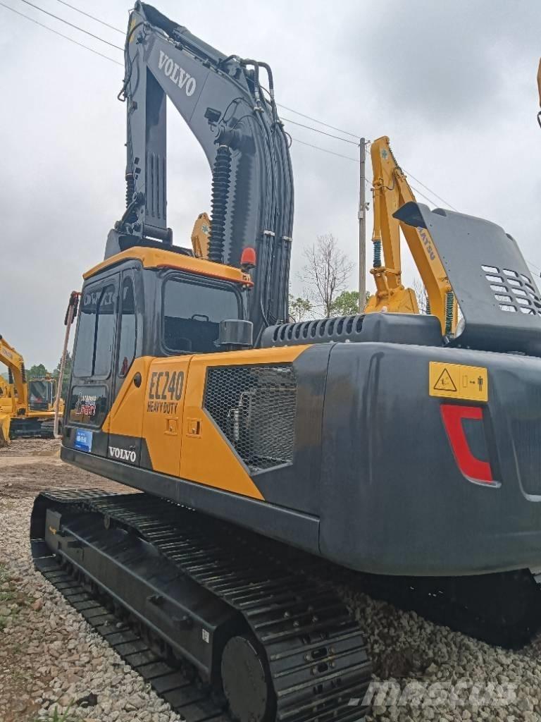 Volvo EC 240 履带挖掘机