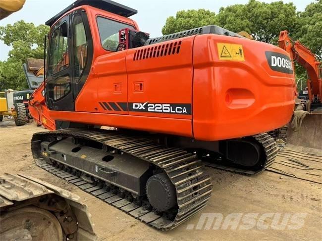Doosan DX 225 LCA 履带挖掘机