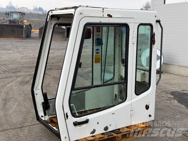 Liebherr R 944 B CAB 驾驶室与内部