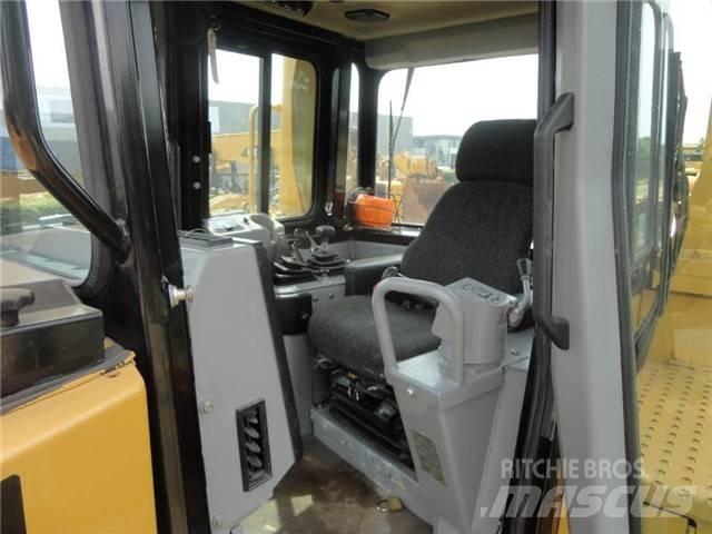 CAT D 8 R 履带式推土机