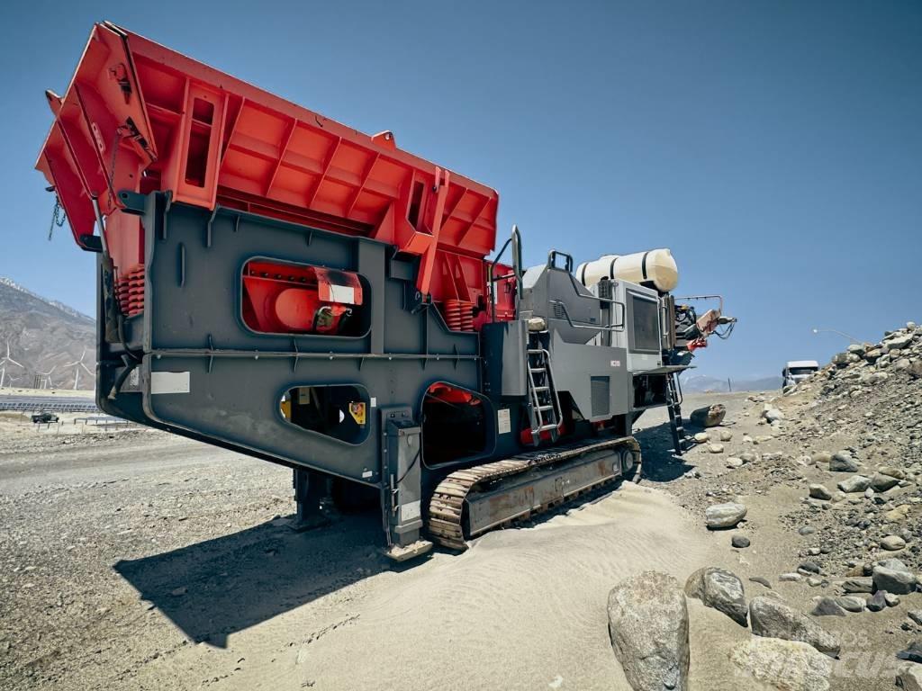 Sandvik QJ 341 破碎机