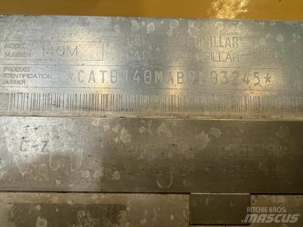 CAT 140 M 平地机/推土机