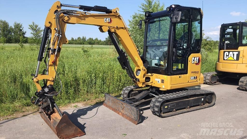 CAT 302.7 DCR 07A 小型挖掘机