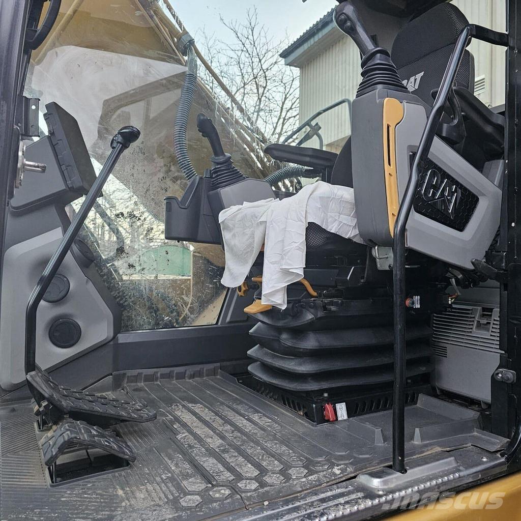 CAT 320 Rototilt 履带挖掘机