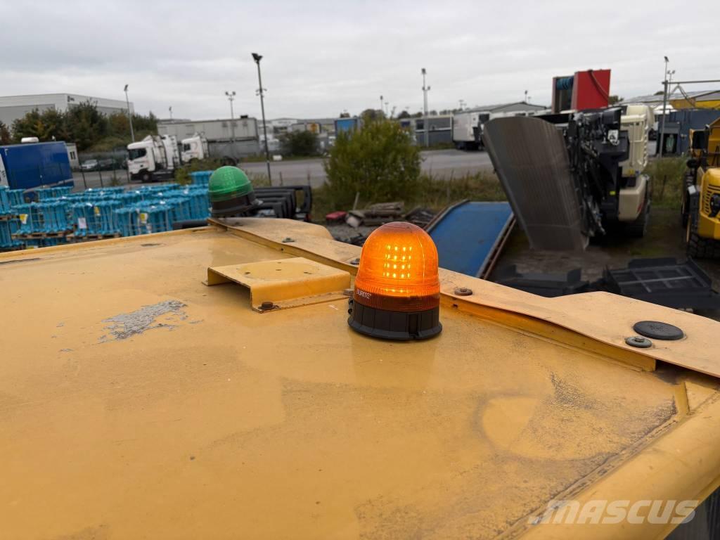 Komatsu HM300-3 铰接式自卸车