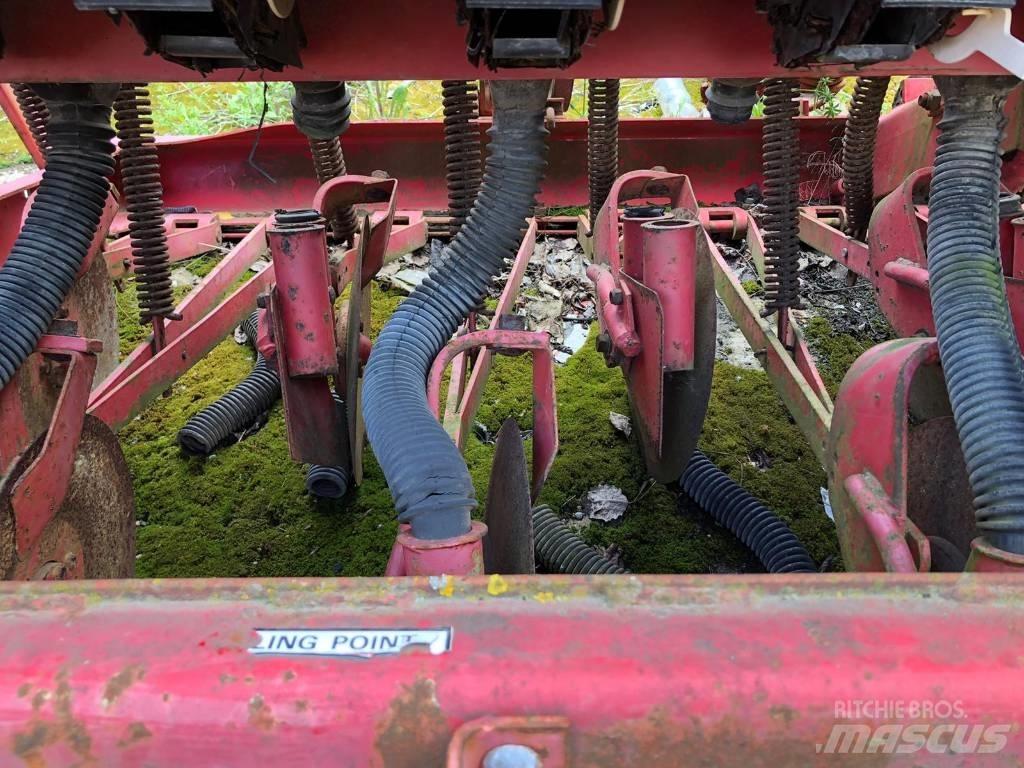 Massey Ferguson 30 多功能条播机
