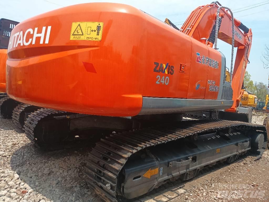 Hitachi ZX 240 履带挖掘机