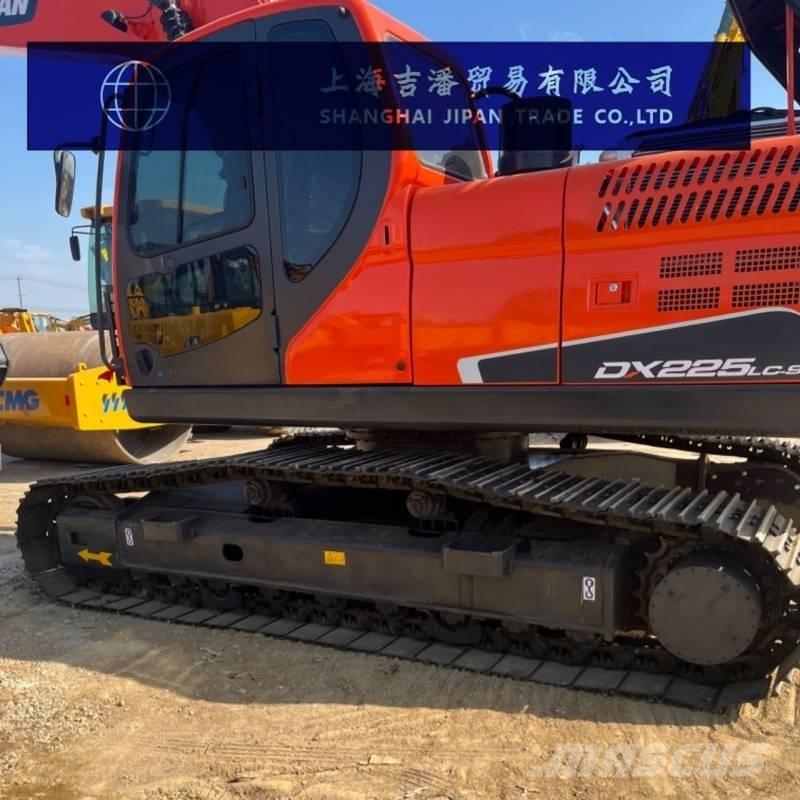Doosan DX 225 履带挖掘机
