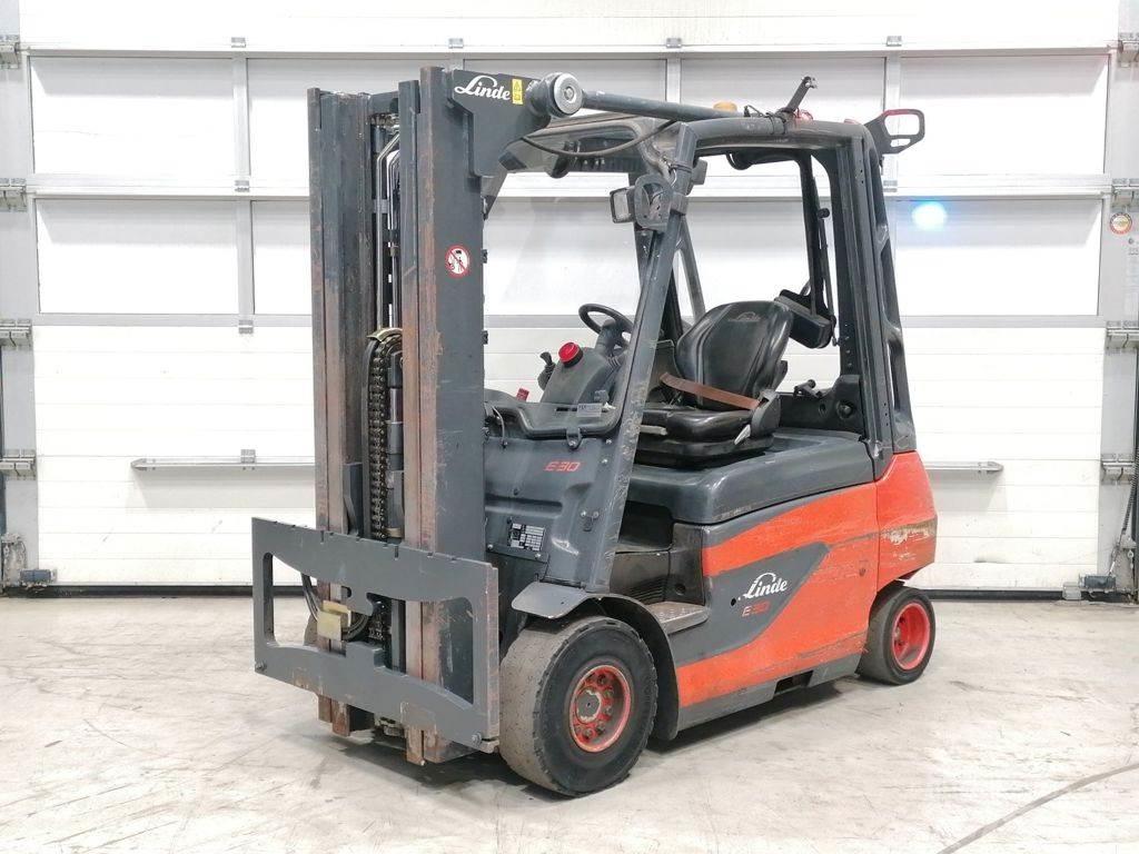 Linde E30-01 电动叉车