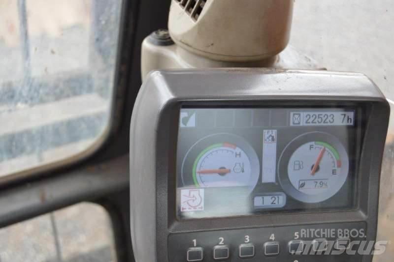 Hitachi ZX870 小型挖掘机