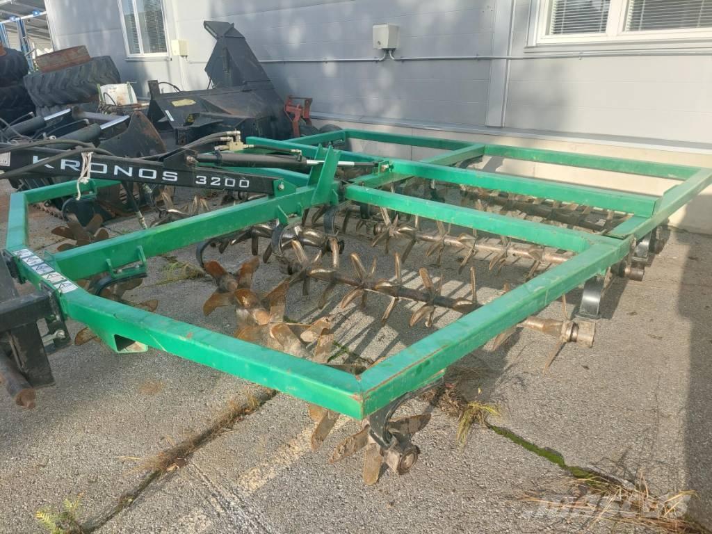 Kronos 3200 H 钉齿耙