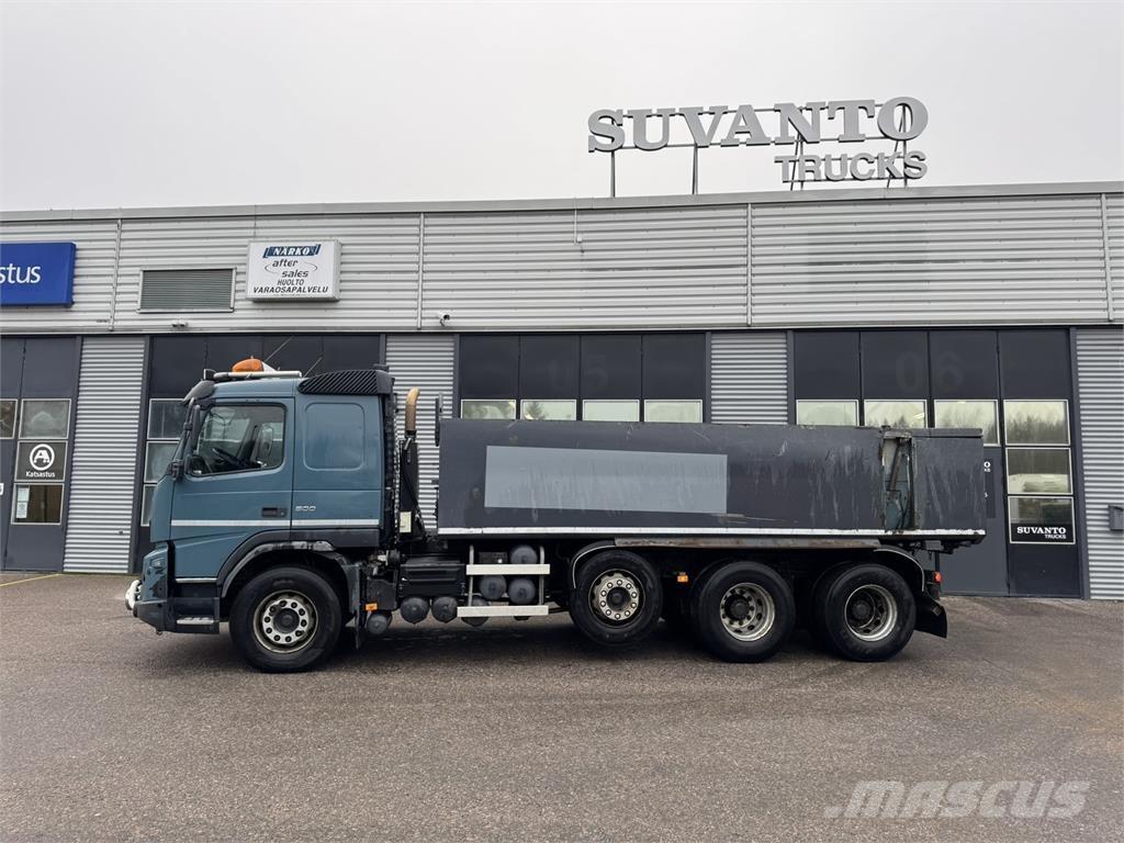 Volvo FMX 8x4 自卸式货车