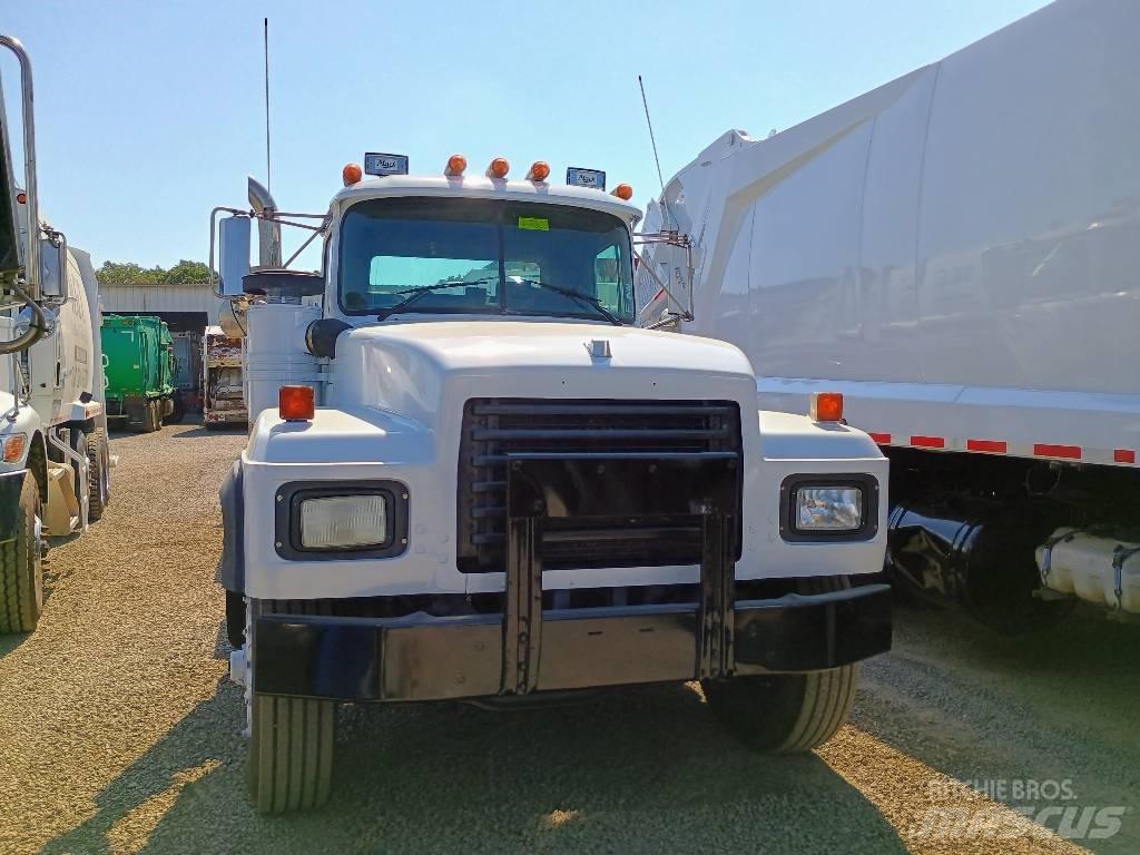 Mack RD 688 S 垃圾车