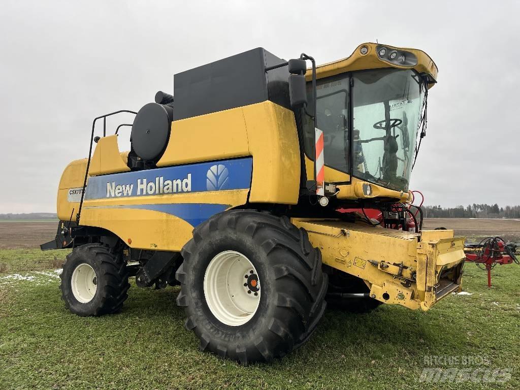New Holland CSX 7070 联合收割机