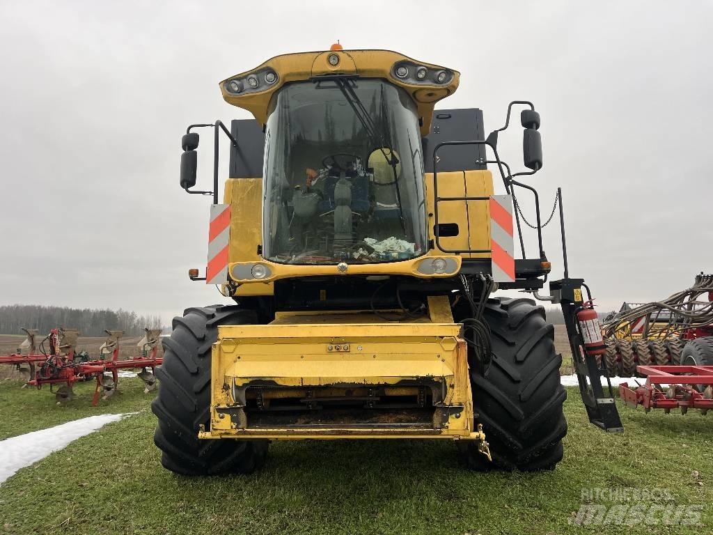 New Holland CSX 7070 联合收割机