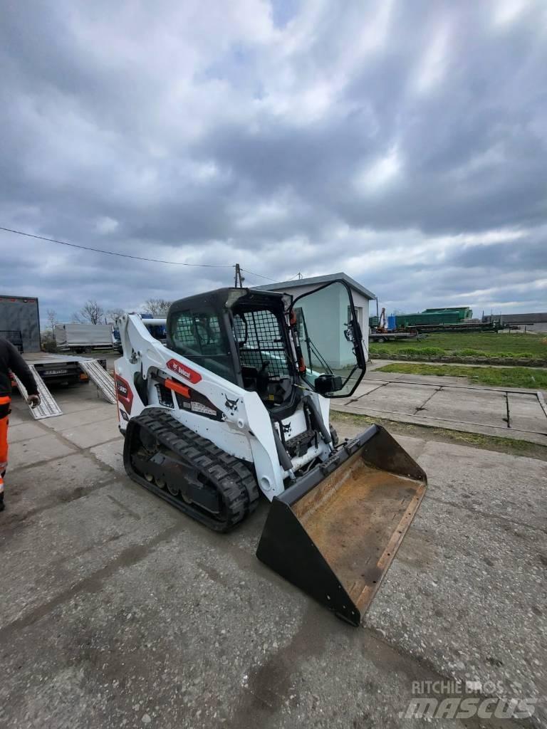 Bobcat T 590 滑移装载机