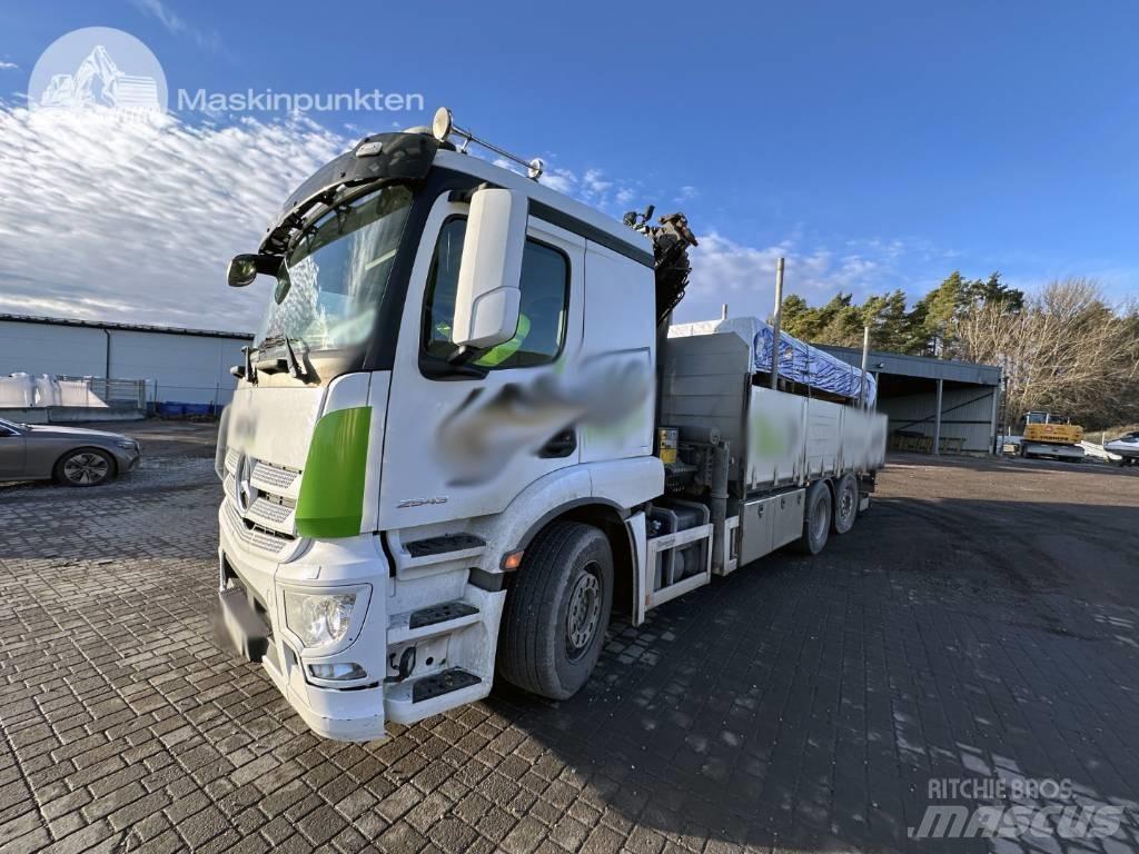Mercedes-Benz 2543 起重车