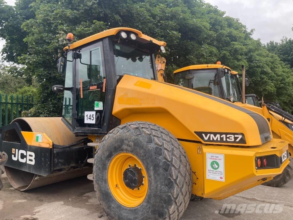 JCB VM137 2015 单轮压路机