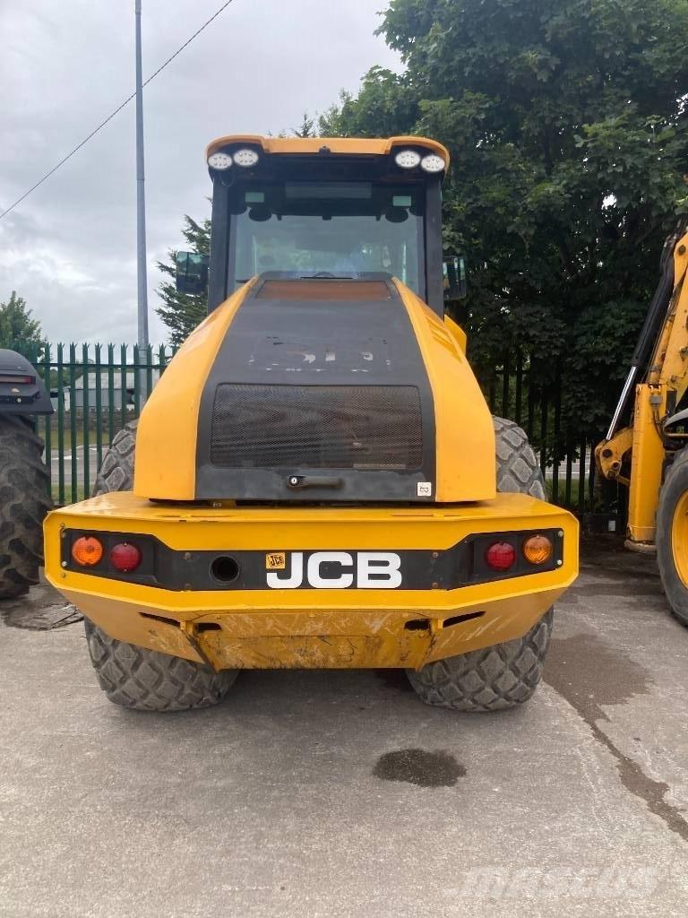 JCB VM137 2015 单轮压路机