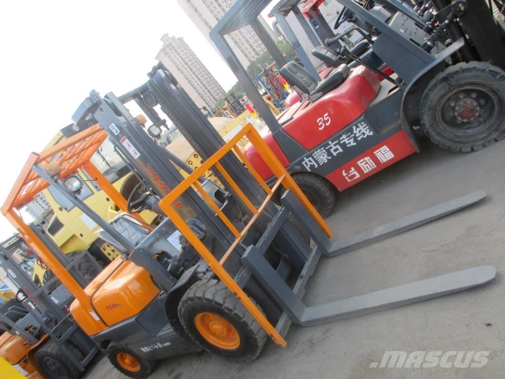 TCM FD 30 柴油叉车